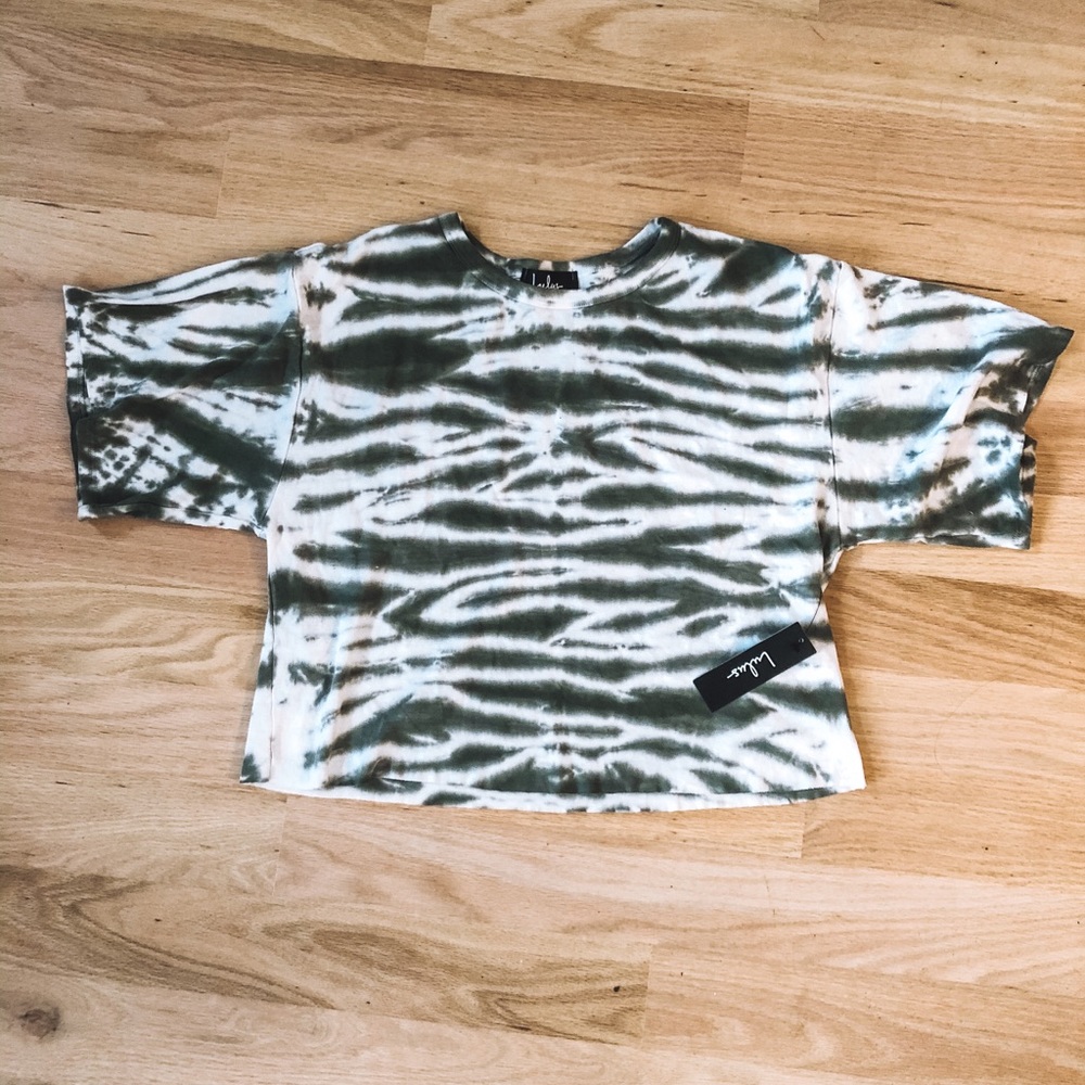 BRAND NEW LuLu’s Tee